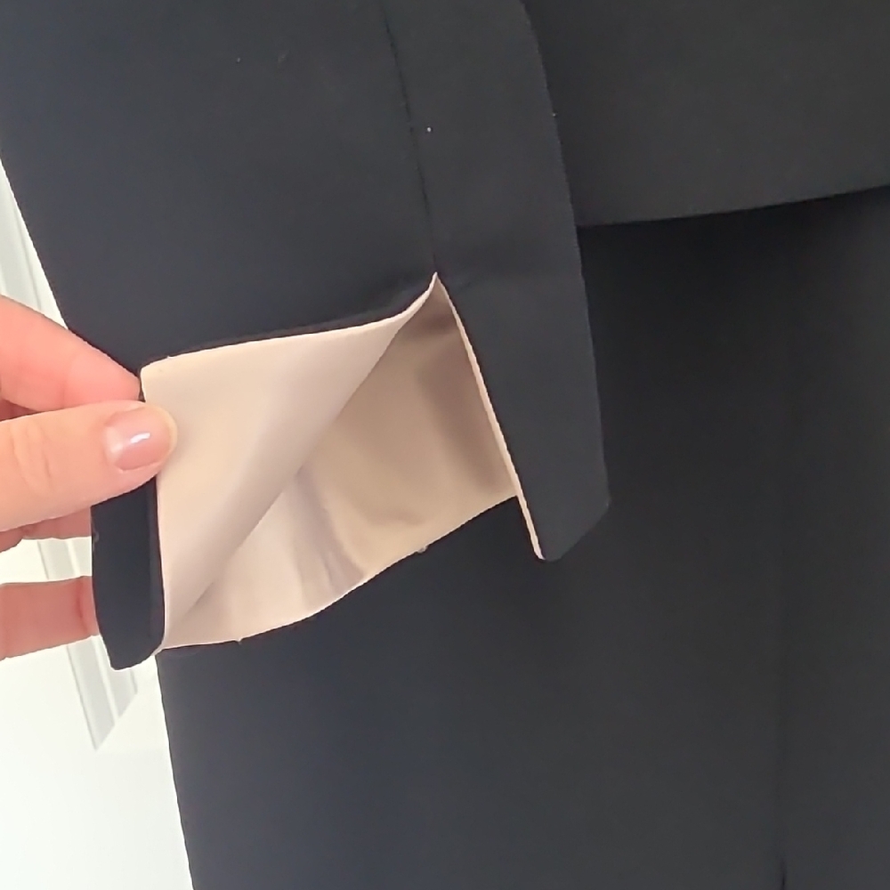 Le Suit Black Suit with Cream Satin Collar and Pencil Skirt - Picture 5 of 10